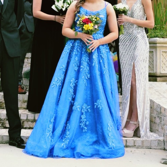 Prom dress - Picture 1 of 4